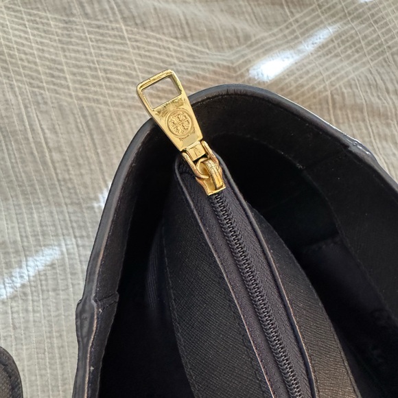 Tory Burch Carryall - Picture 4 of 4